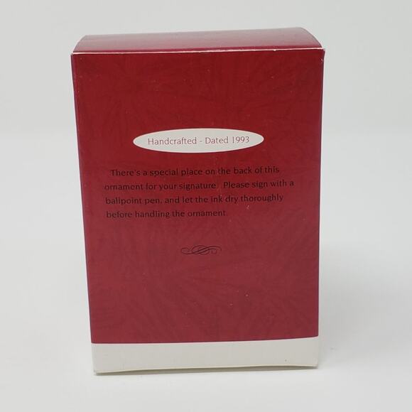 1993 Hallmark Grandmother Handcrafted Keepsake Holiday Christmas Ornament - Picture 2 of 5